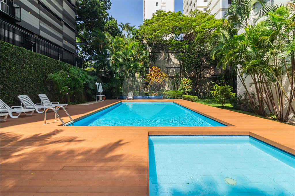 Apartamento com 120 m, 2 dormitórios, sendo 1 suíte, 2 vagas na Vila Madalena!