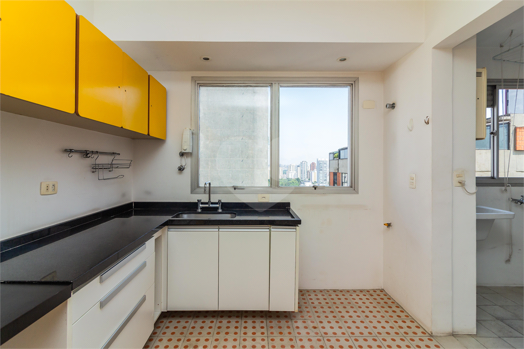 Apartamento com 120 m, 2 dormitórios, sendo 1 suíte, 2 vagas na Vila Madalena!