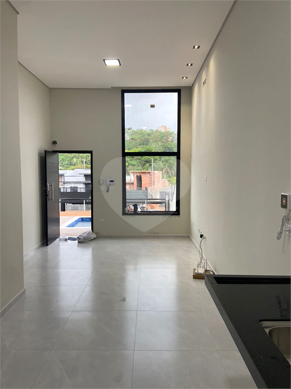 Casa à venda com 2 quartos, 105m² - Foto 2