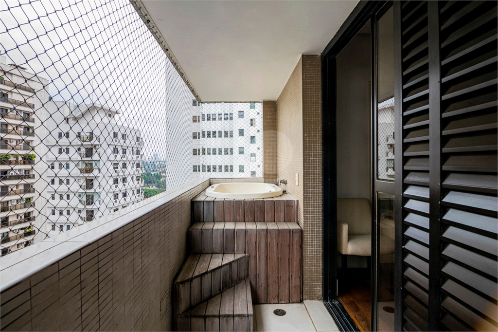APARTAMENTO em HIGIENÓPOLIS