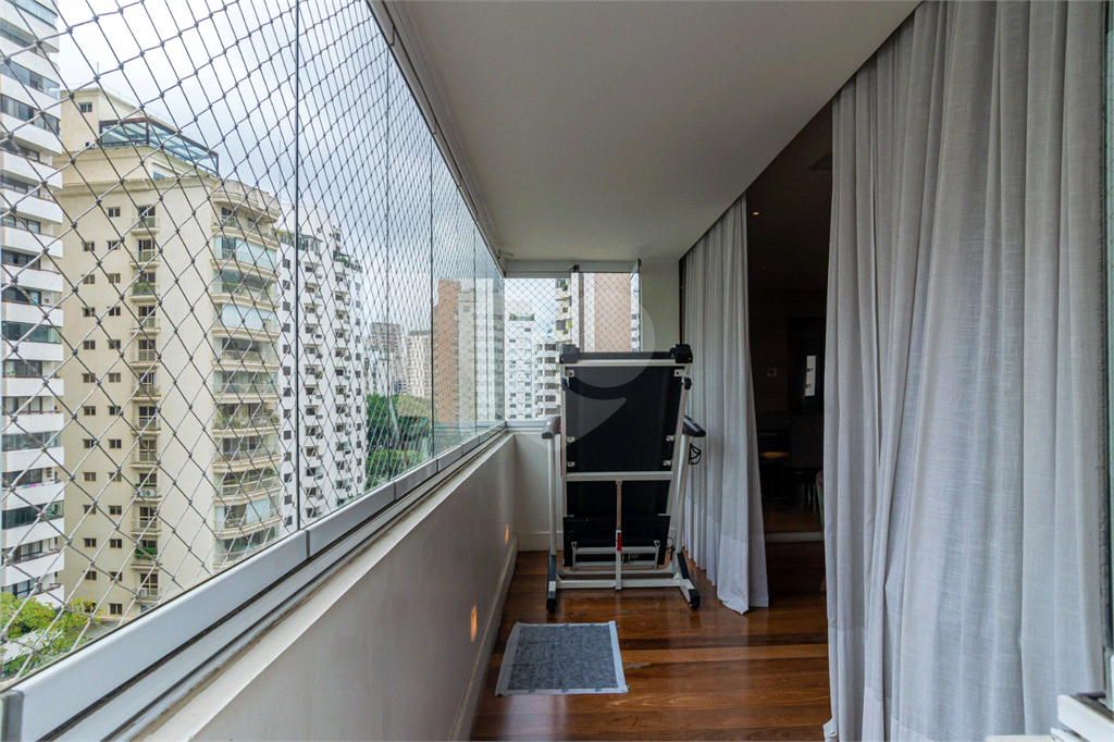 APARTAMENTO em HIGIENÓPOLIS