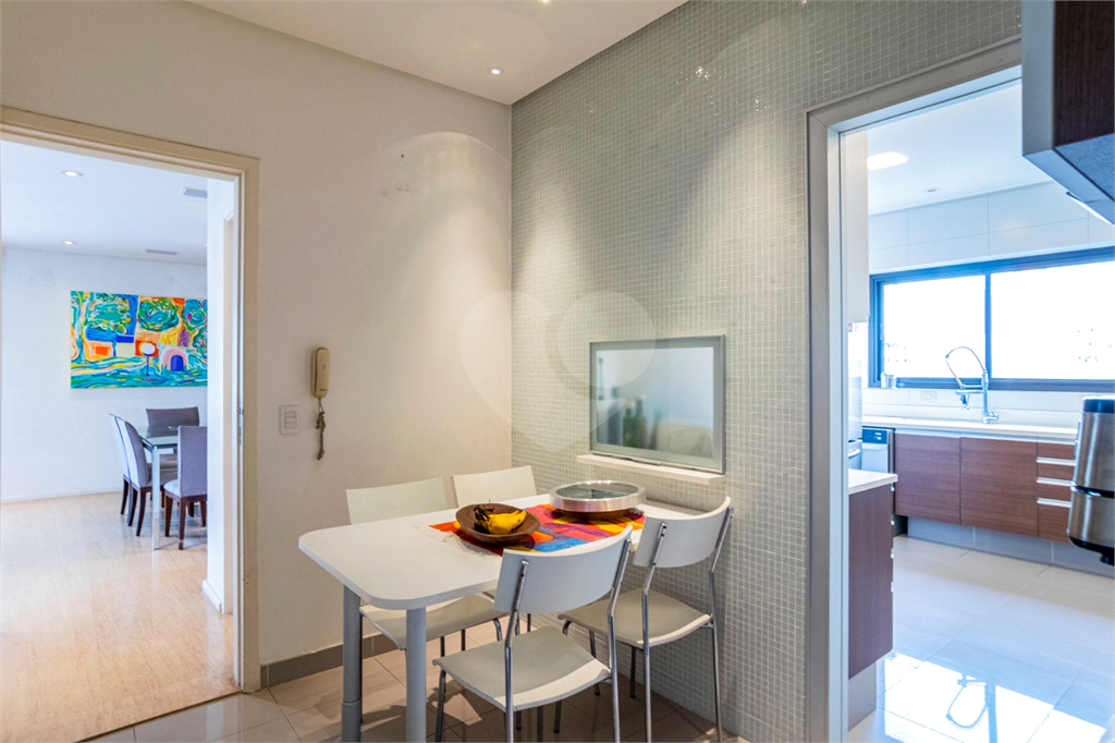 APARTAMENTO em HIGIENÓPOLIS
