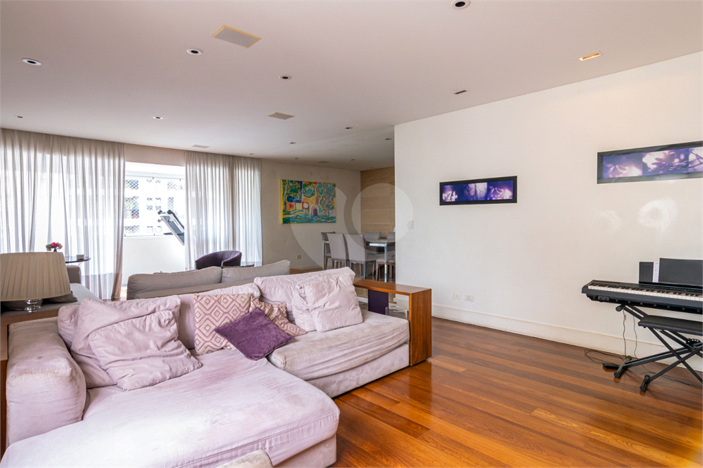 APARTAMENTO em HIGIENÓPOLIS