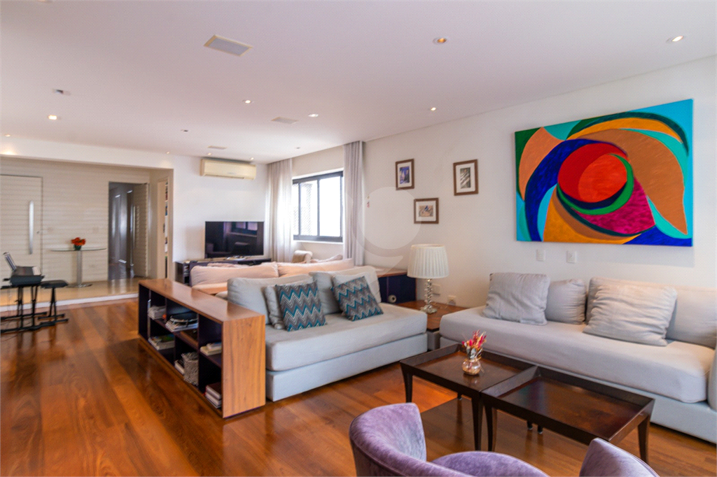 APARTAMENTO em HIGIENÓPOLIS