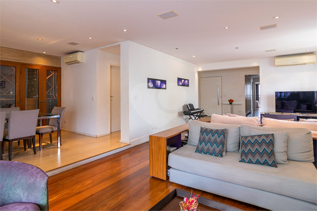 APARTAMENTO em HIGIENÓPOLIS