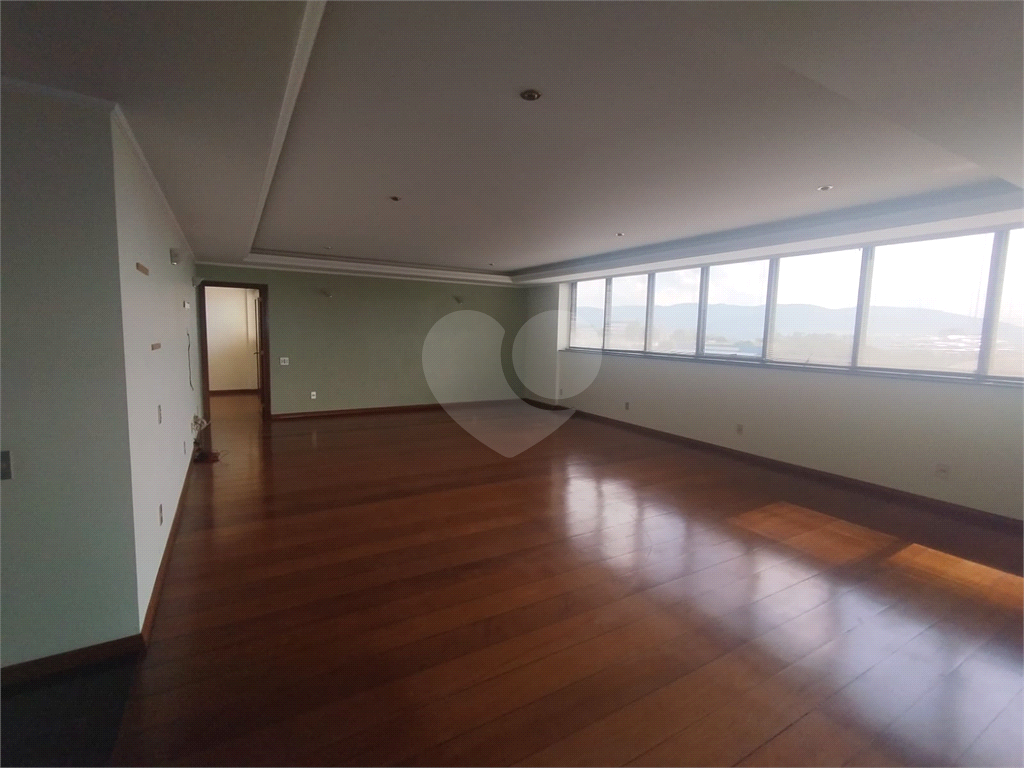 Apartamento à venda com 4 quartos, 255m² - Foto 4