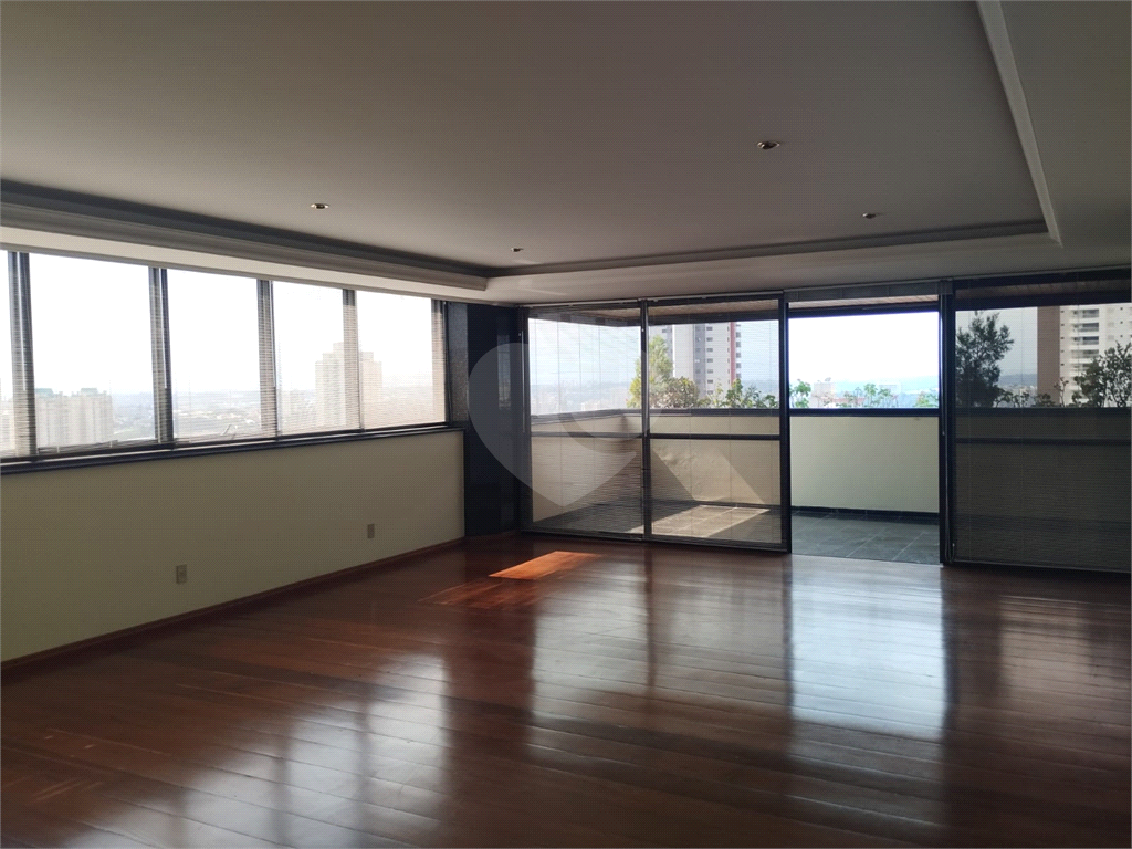 Apartamento à venda com 4 quartos, 255m² - Foto 2