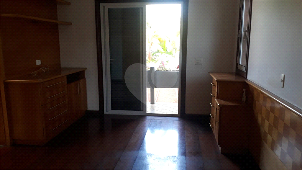 Casa à venda e aluguel com 4 quartos, 300m² - Foto 22