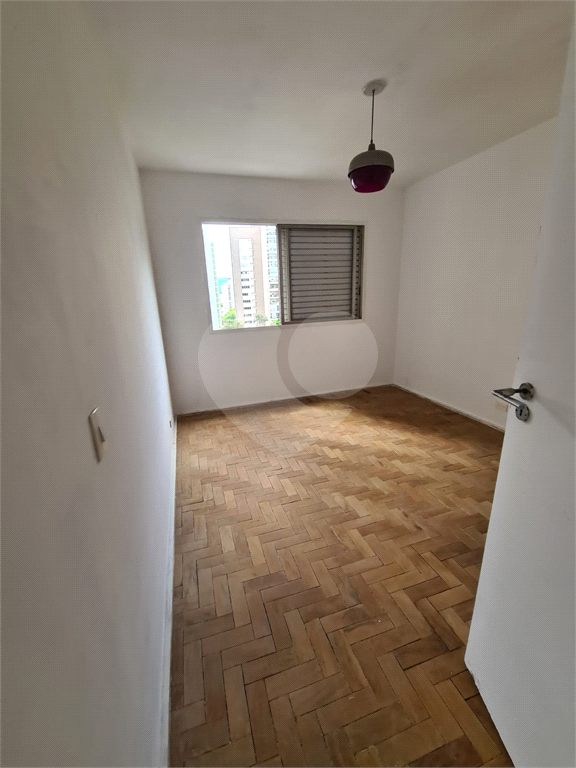 APARTAMENTO em SANTANA
