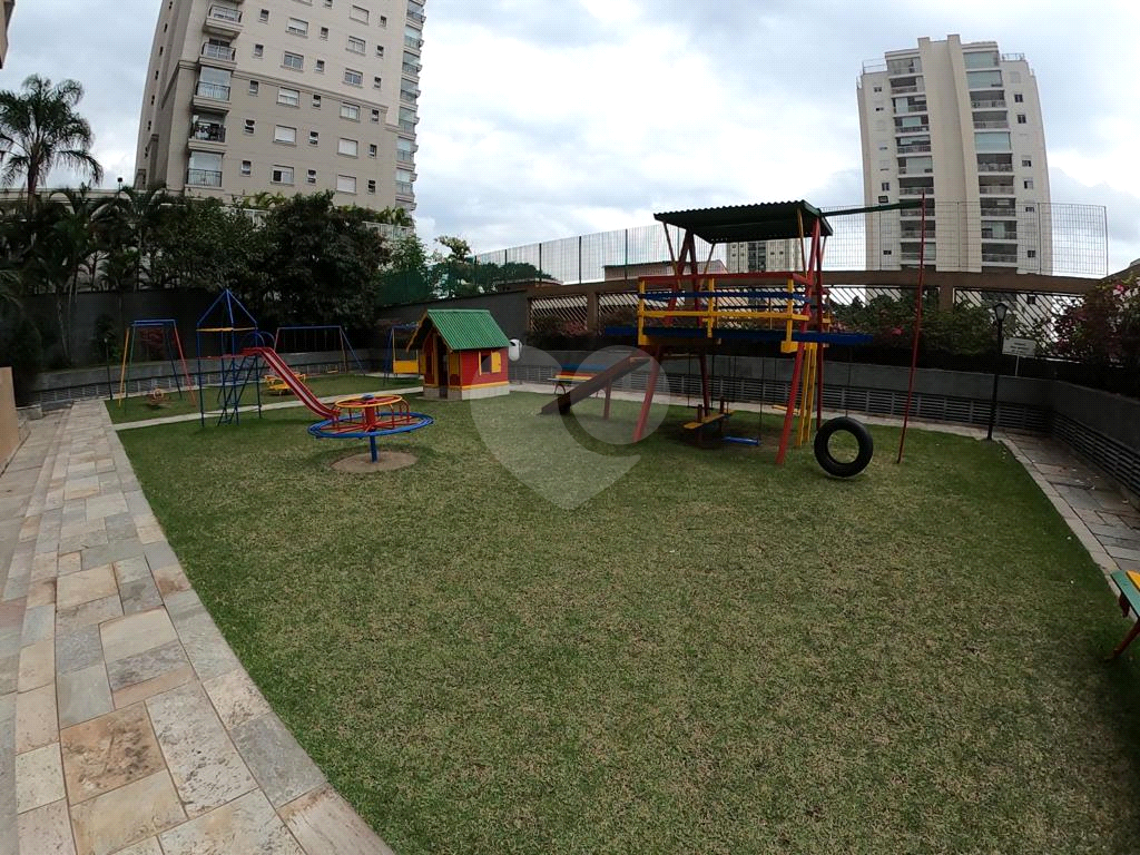 APARTAMENTO em SANTANA