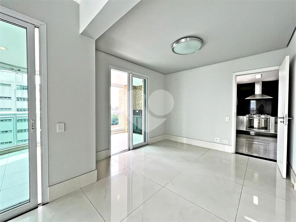 APARTAMENTO em SANTANA