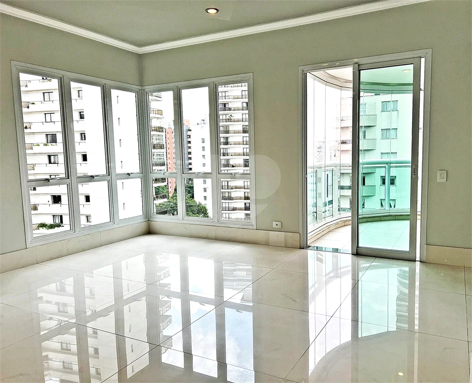 APARTAMENTO em SANTANA