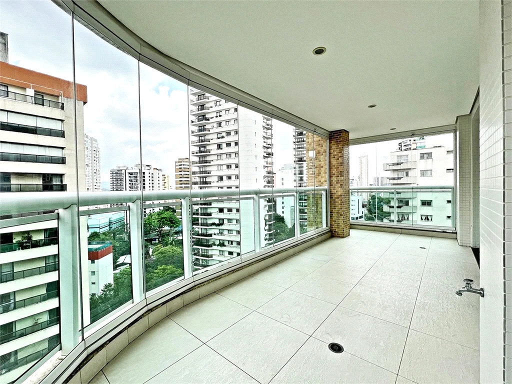 APARTAMENTO em SANTANA