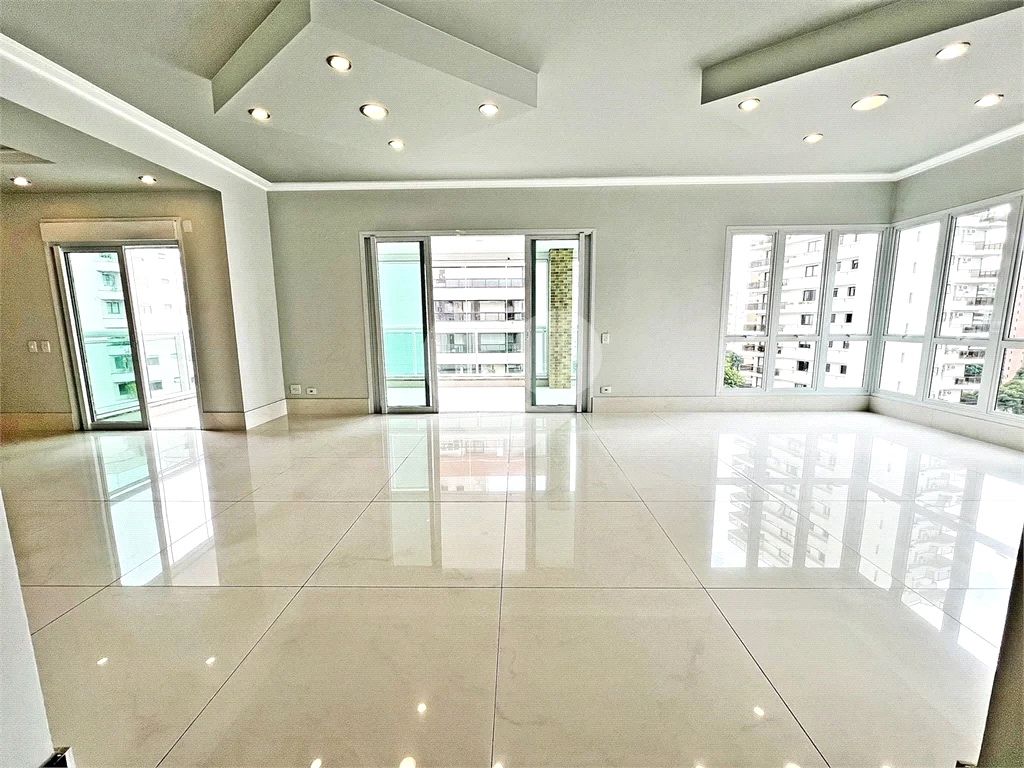 APARTAMENTO em SANTANA