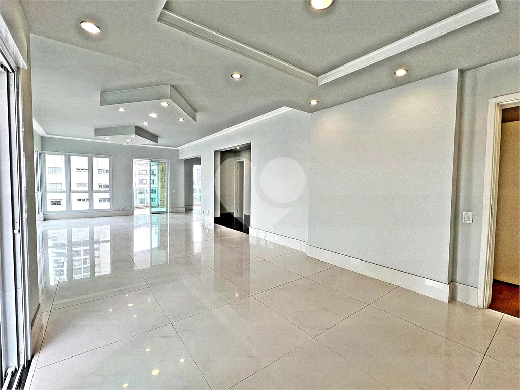 APARTAMENTO em SANTANA