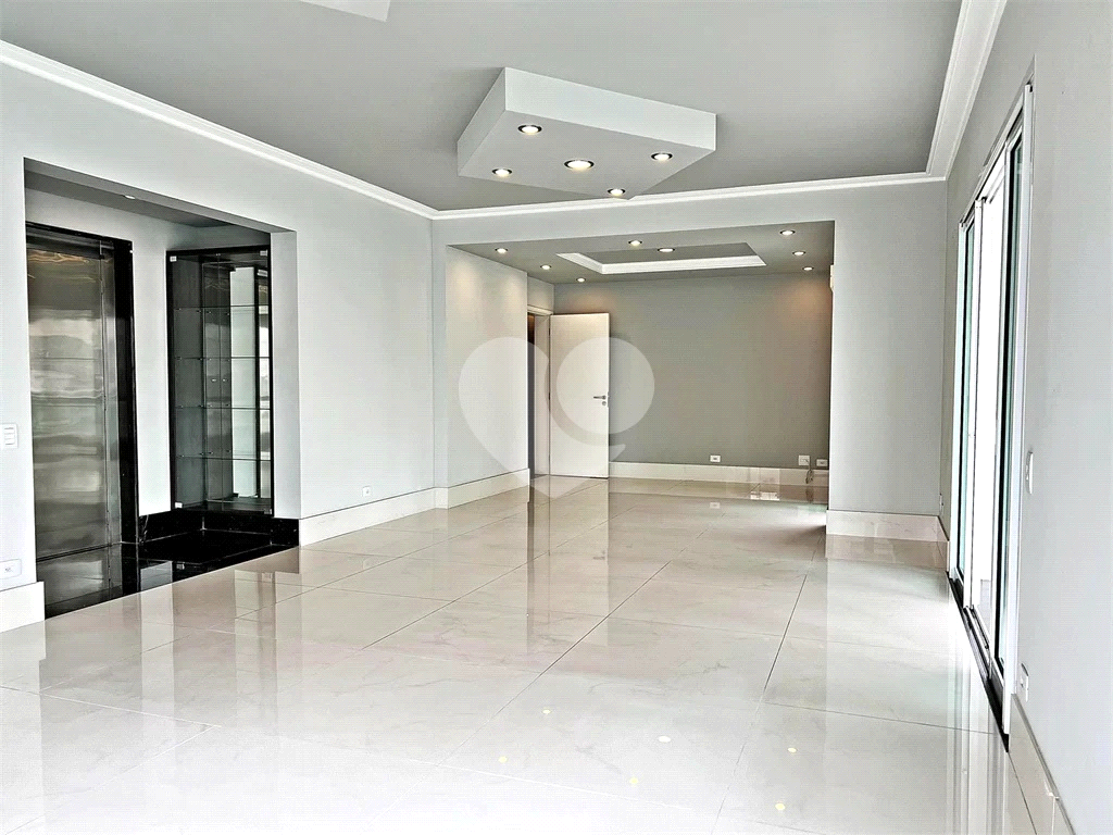 APARTAMENTO em SANTANA