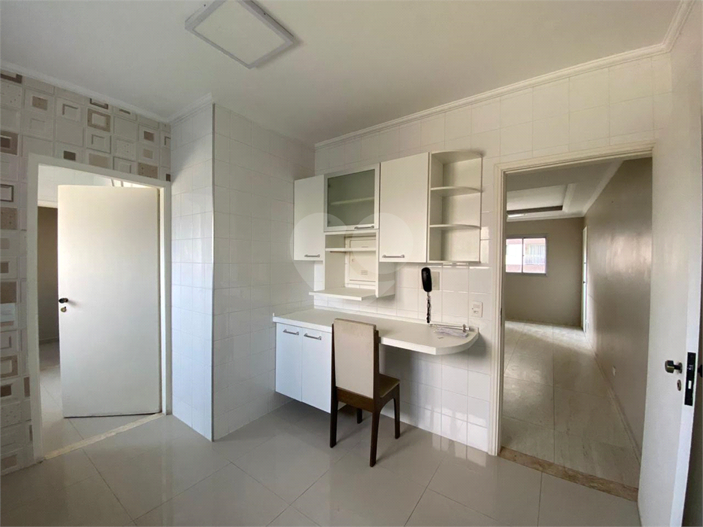 APARTAMENTO em VILA AUGUSTA