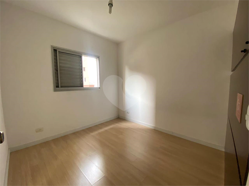 APARTAMENTO em VILA AUGUSTA