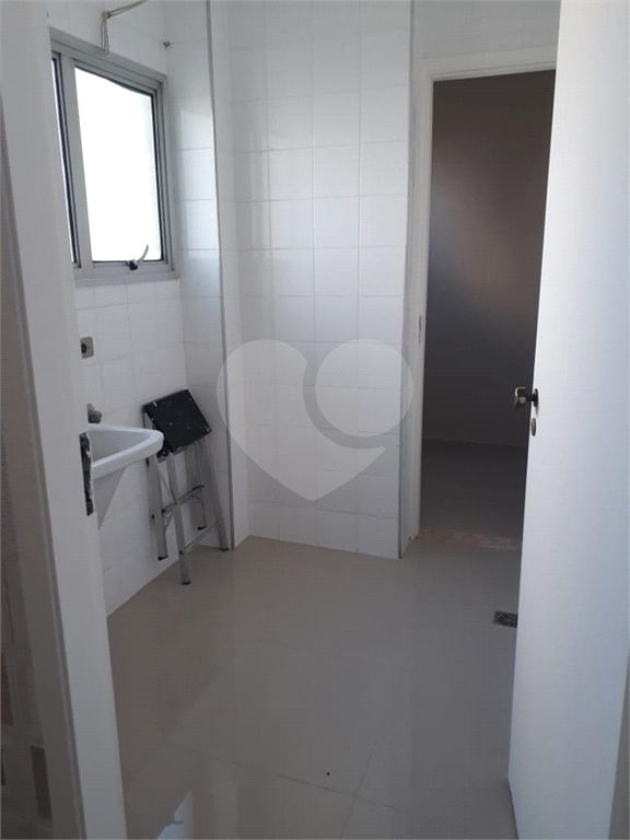 APARTAMENTO em VILA AUGUSTA
