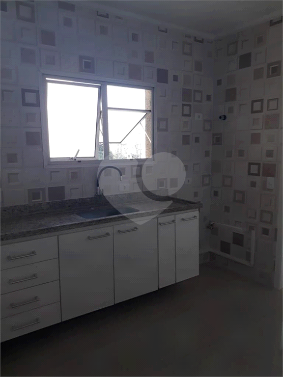 APARTAMENTO em VILA AUGUSTA
