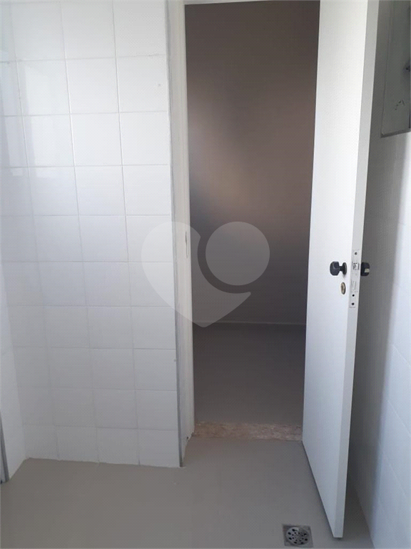 APARTAMENTO em VILA AUGUSTA