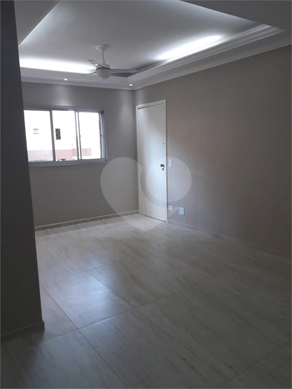 APARTAMENTO em VILA AUGUSTA