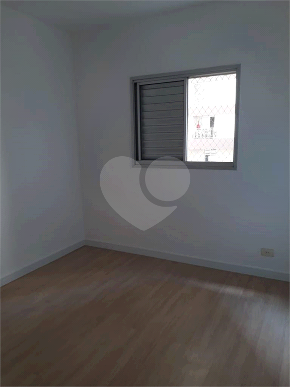 APARTAMENTO em VILA AUGUSTA