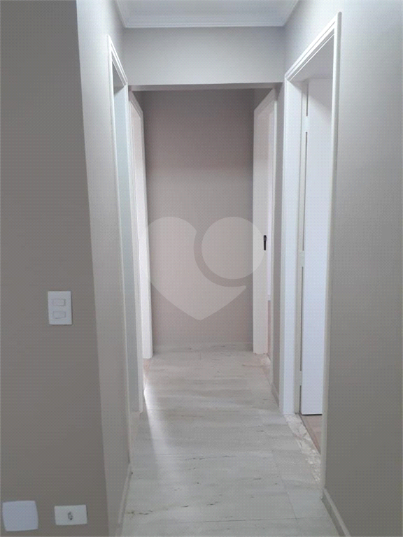 APARTAMENTO em VILA AUGUSTA