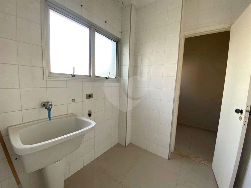APARTAMENTO em VILA AUGUSTA