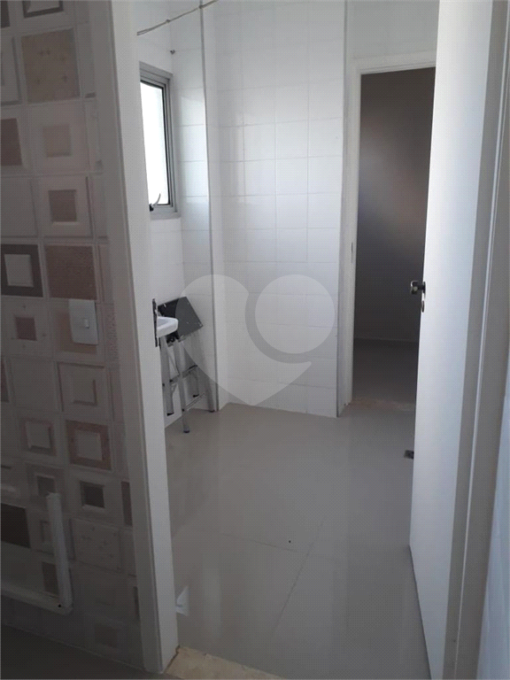 APARTAMENTO em VILA AUGUSTA