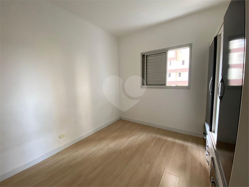APARTAMENTO em VILA AUGUSTA
