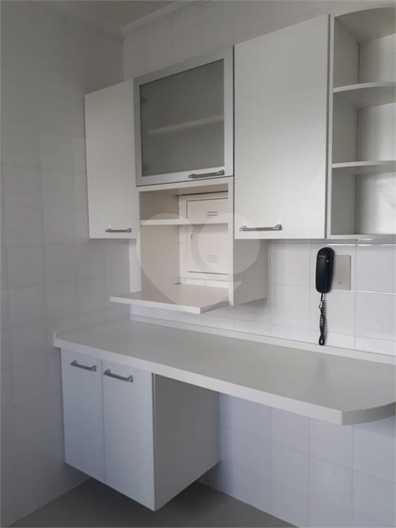 APARTAMENTO em VILA AUGUSTA