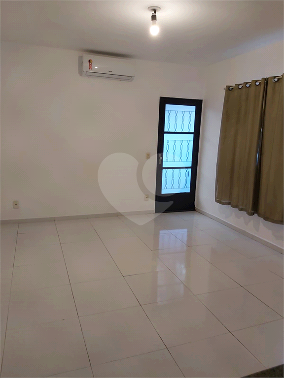 Casa à venda com 2 quartos, 60m² - Foto 18