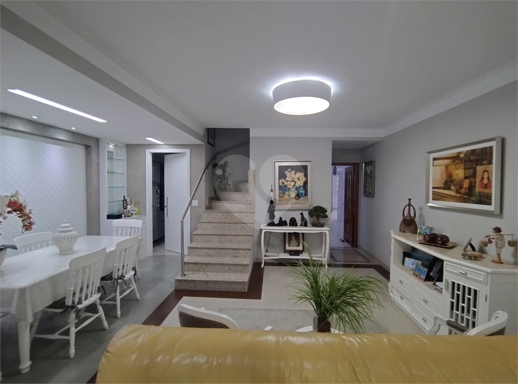 Casa, 3 quartos, 201 m² - Foto 2