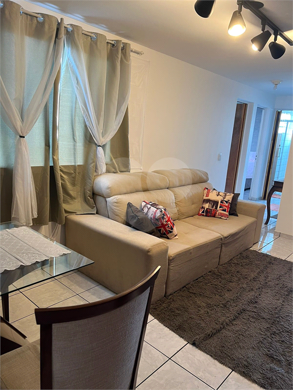 Apartamento com 2 dormitórios e 1 vaga no Tremebe