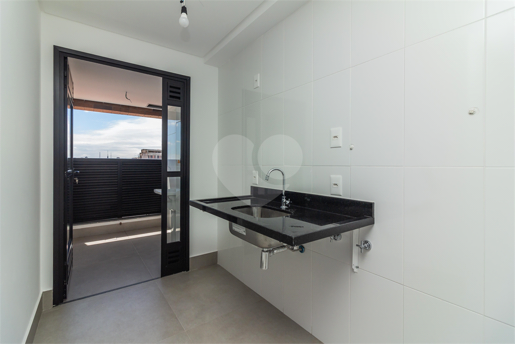 APARTAMENTO À VENDA NA LAPA COM 2 QUARTOS - 1 VAGA.