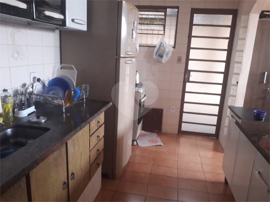 Casa à venda com 3 quartos, 232m² - Foto 19