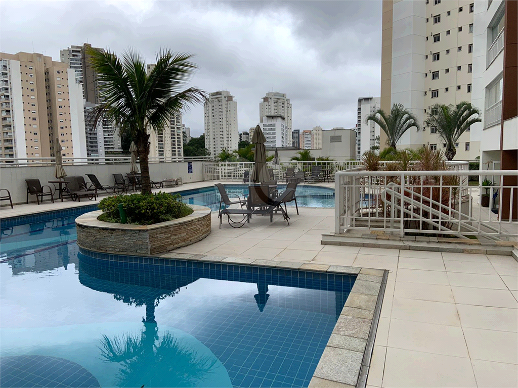 Apartamento para venda com locação compra para investimento na Vila Andrade de Porteira Fechada!