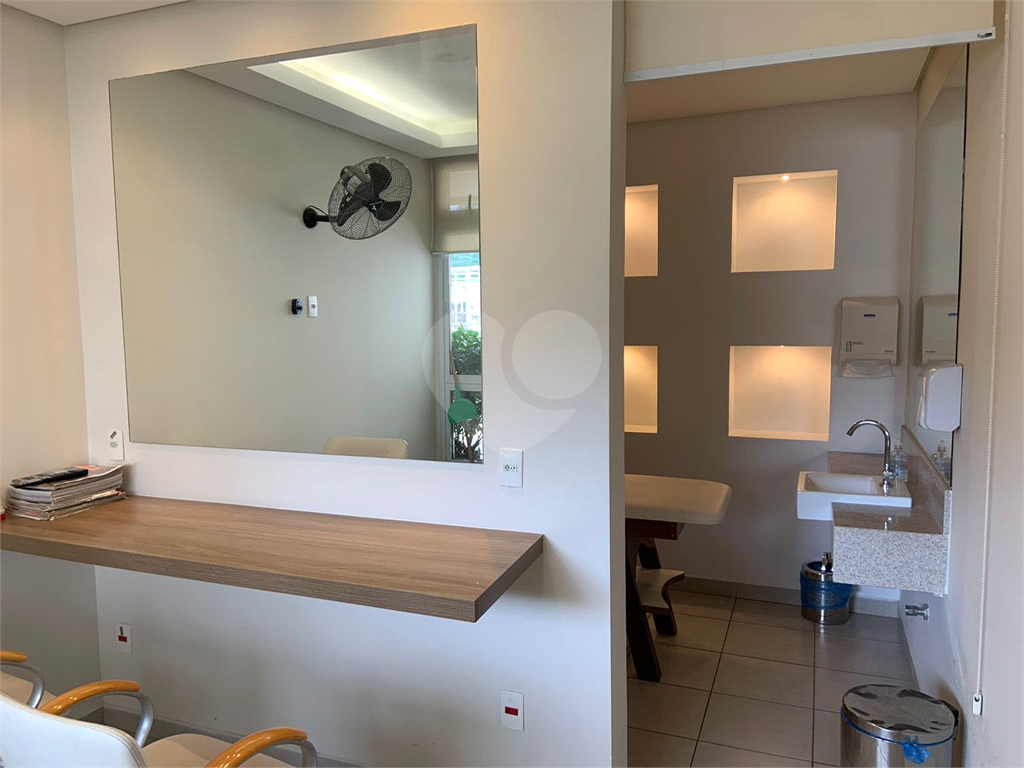 Apartamento para venda com locação compra para investimento na Vila Andrade de Porteira Fechada!