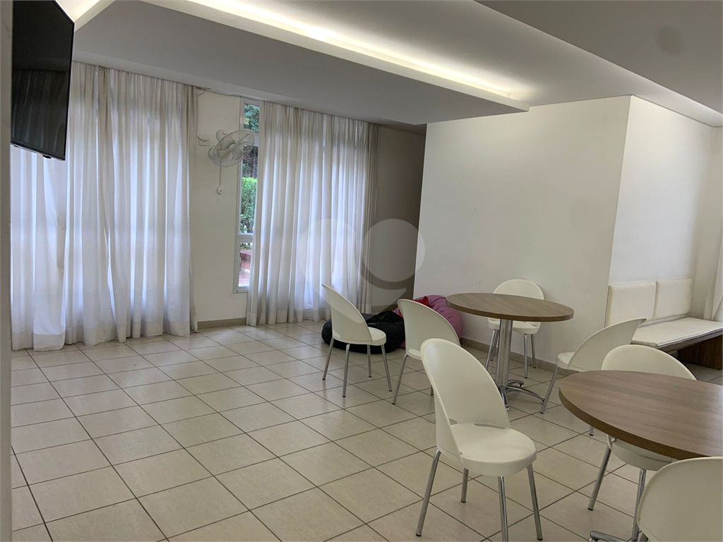 Apartamento para venda com locação compra para investimento na Vila Andrade de Porteira Fechada!