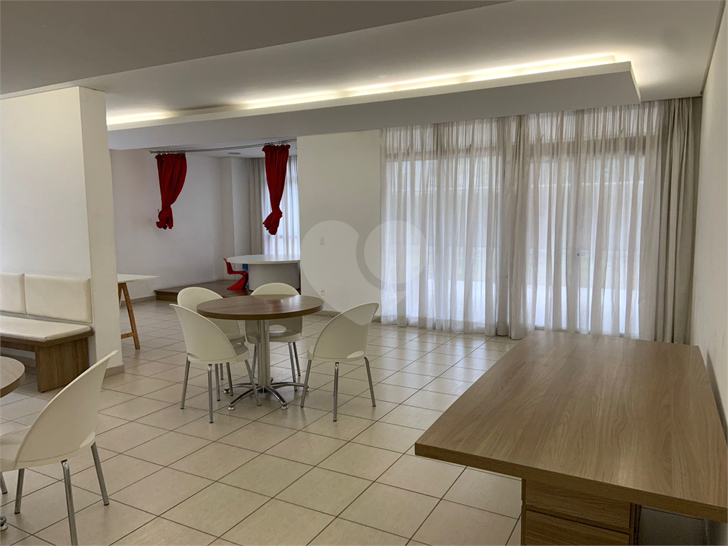 Apartamento para venda com locação compra para investimento na Vila Andrade de Porteira Fechada!