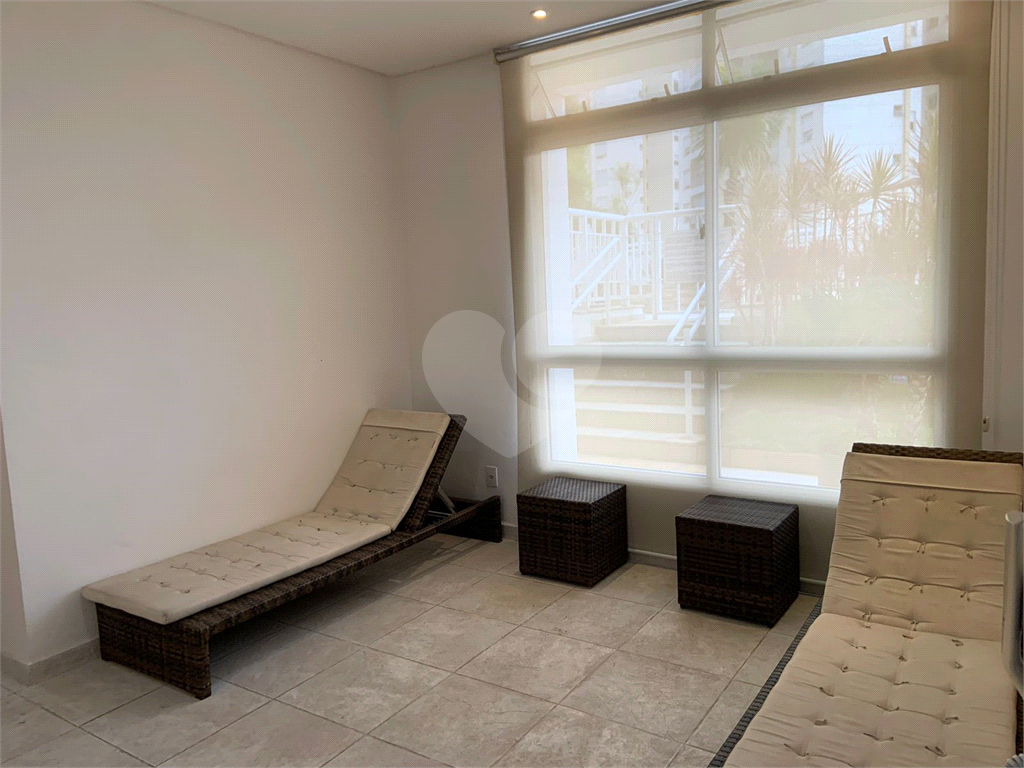 Apartamento para venda com locação compra para investimento na Vila Andrade de Porteira Fechada!