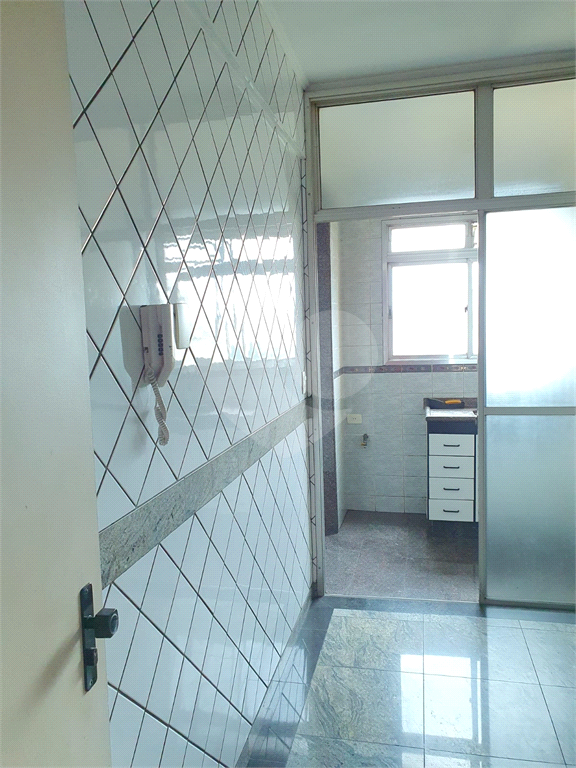 APARTAMENTO em CAMPO BELO