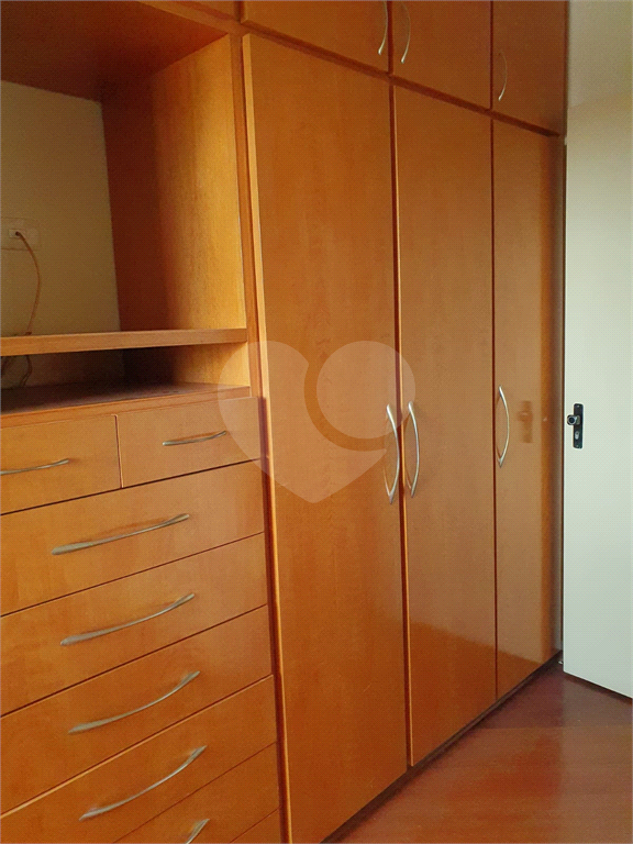 APARTAMENTO em CAMPO BELO