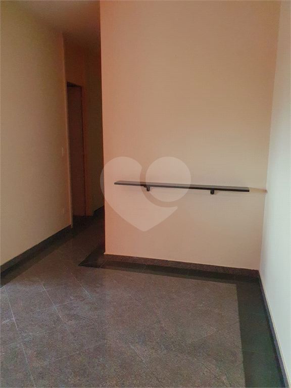 APARTAMENTO em CAMPO BELO