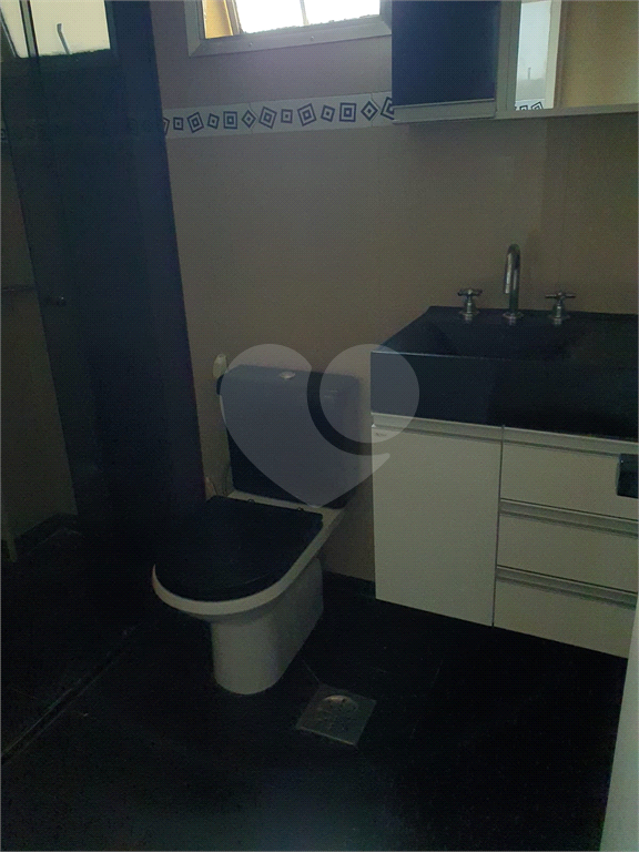 APARTAMENTO em CAMPO BELO