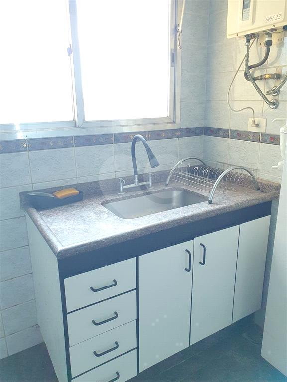 APARTAMENTO em CAMPO BELO