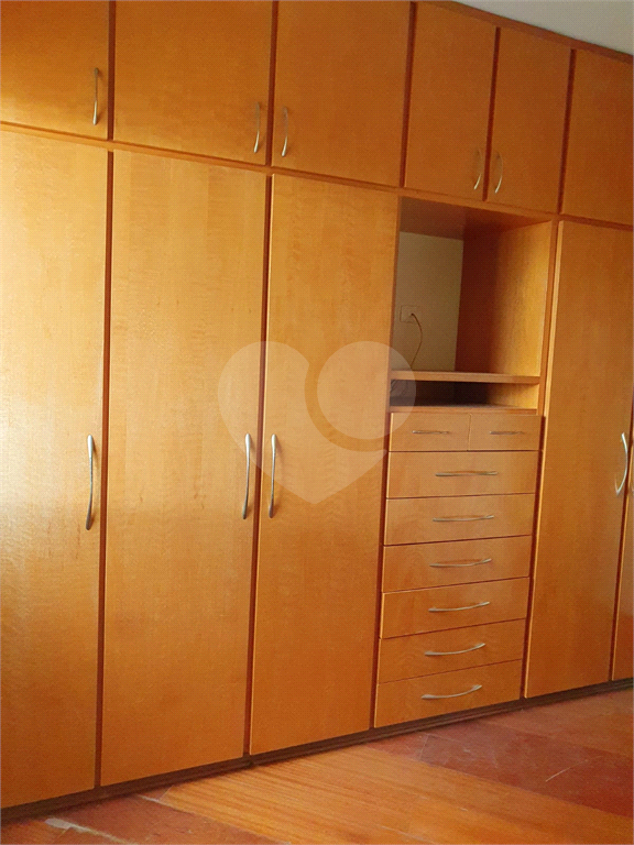 APARTAMENTO em CAMPO BELO