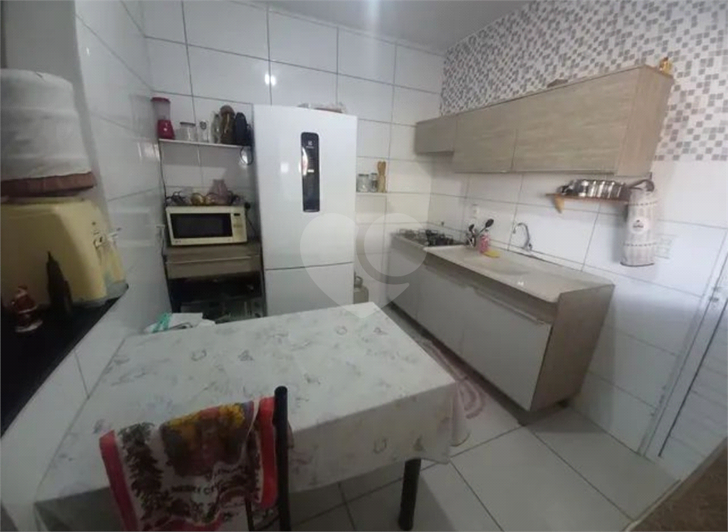 Casa à venda com 3 quartos, 52m² - Foto 8