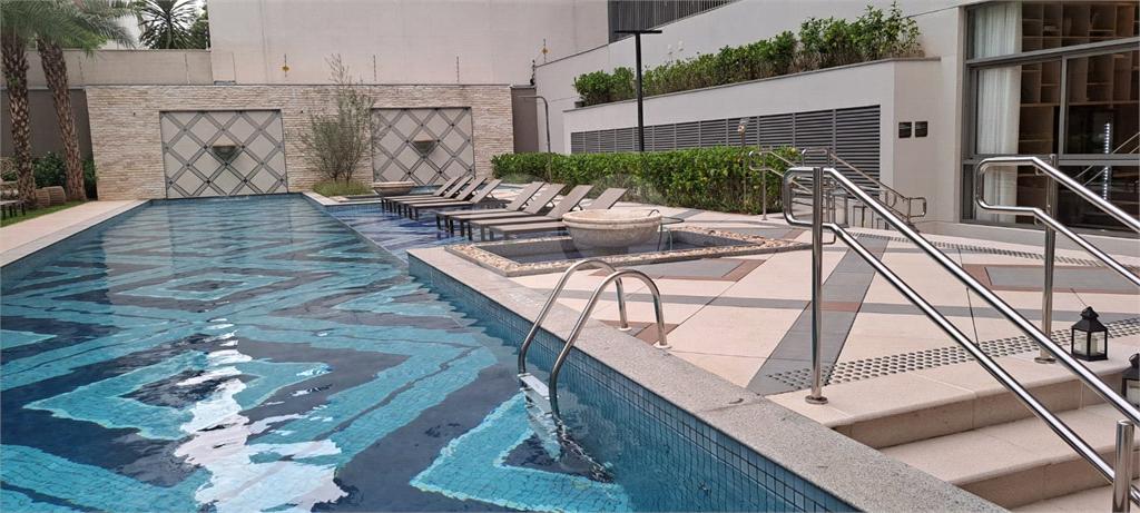 EST[UDIO MOBILIADO PARA LOCAÇÃO NOS JARDINS 